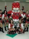 Bucs_cheerleaders.jpg (279513 bytes)
